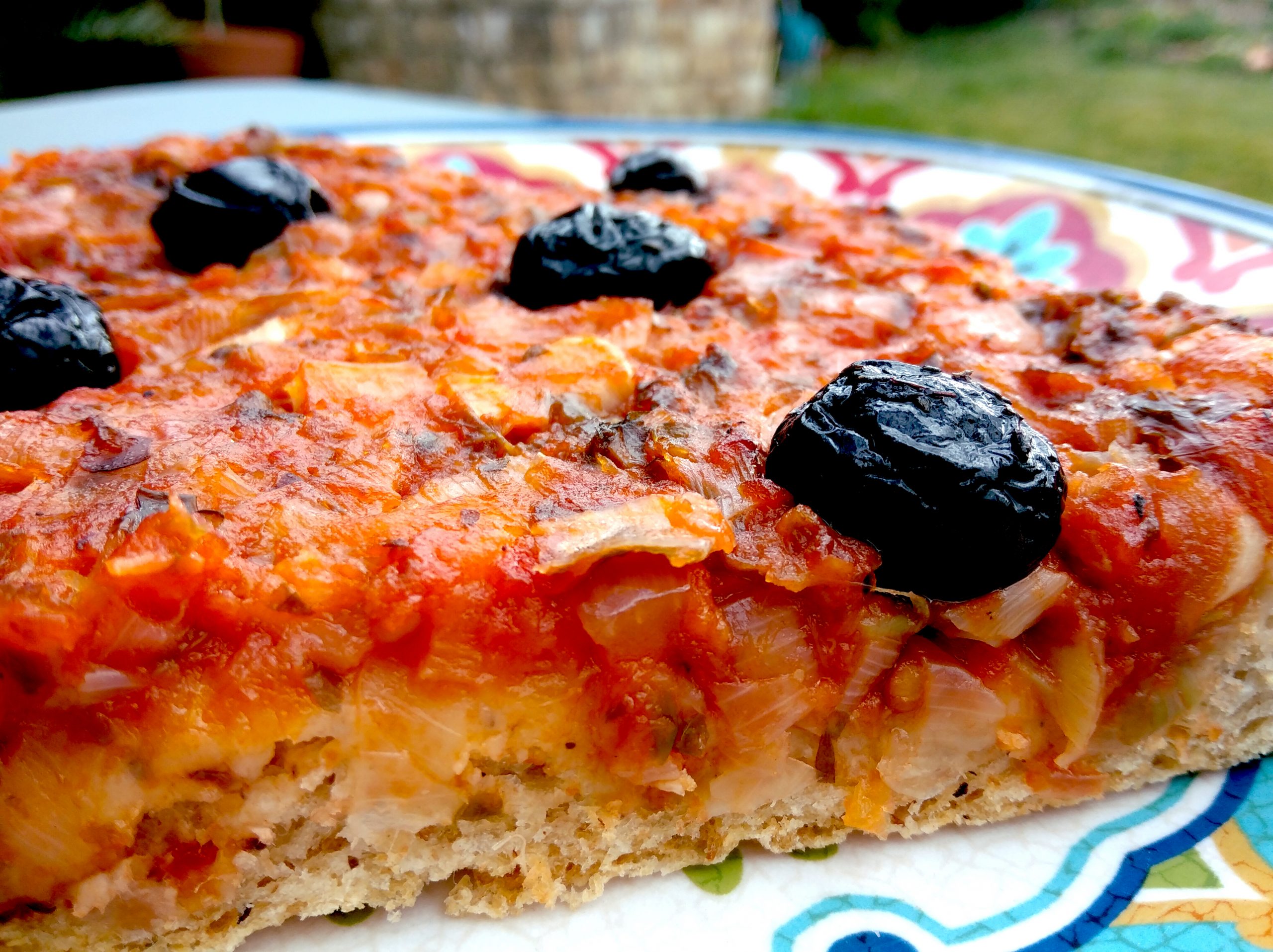 Pissaladière niçoise briochée et ultra-moelleuse